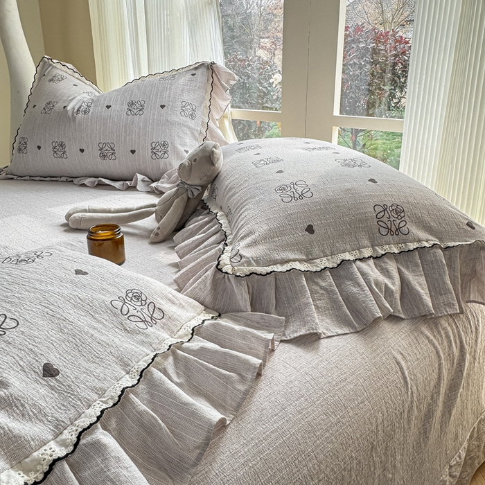 91家纺网 家纺一手货源 找家纺 大麦家纺 2026新款水洗色织棉麻花边四件套 素雅情调