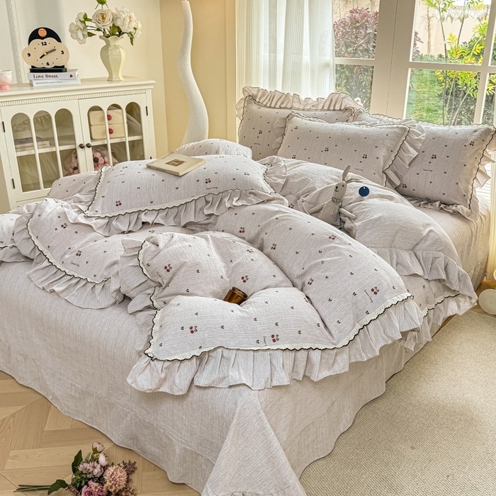 91家纺网 家纺一手货源 找家纺 大麦家纺 2026新款水洗色织棉麻花边四件套 樱桃梦境