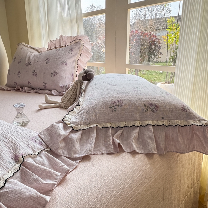 91家纺网 家纺一手货源 找家纺 大麦家纺 2026新款水洗色织棉麻花边四件套 幽兰雪魅