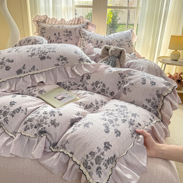 91家纺网 家纺一手货源 找家纺 大麦家纺 2026新款水洗色织棉麻花边四件套 枝含羞