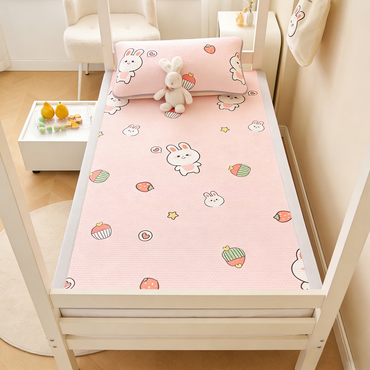 91家纺网 家纺一手货源 找家纺 （总）家品罗兰 2026新款夏季A类印花冰豆豆凉席三明治透气网冰丝凉席家用双人冰丝席床单-学生床