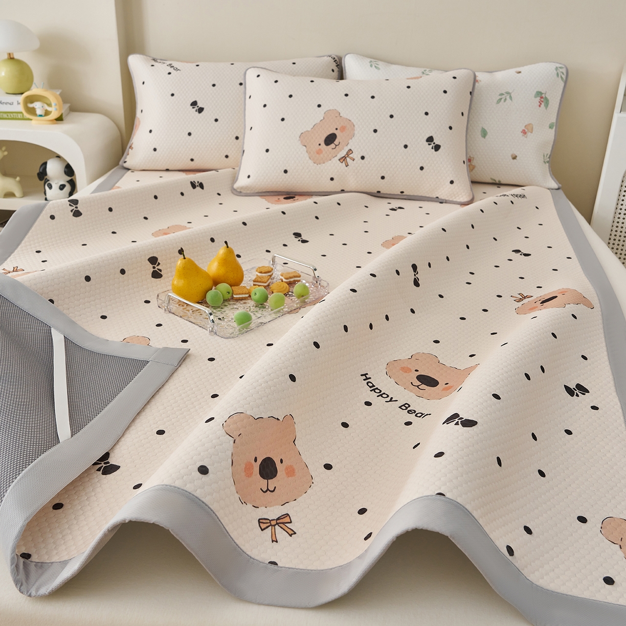 91家纺网 家纺一手货源 找家纺 家品罗兰 2026新款夏季A类印花冰豆豆凉席三明治透气网冰丝凉席家用双人冰丝席床单-大床图 抱抱熊