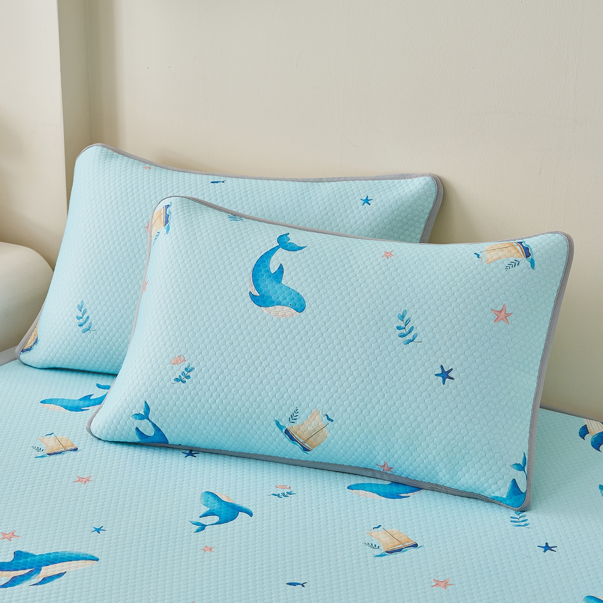 91家纺网 家纺一手货源 找家纺 家品罗兰 2026新款夏季A类印花冰豆豆凉席三明治透气网冰丝凉席家用双人冰丝席床单-大床图 海洋世界