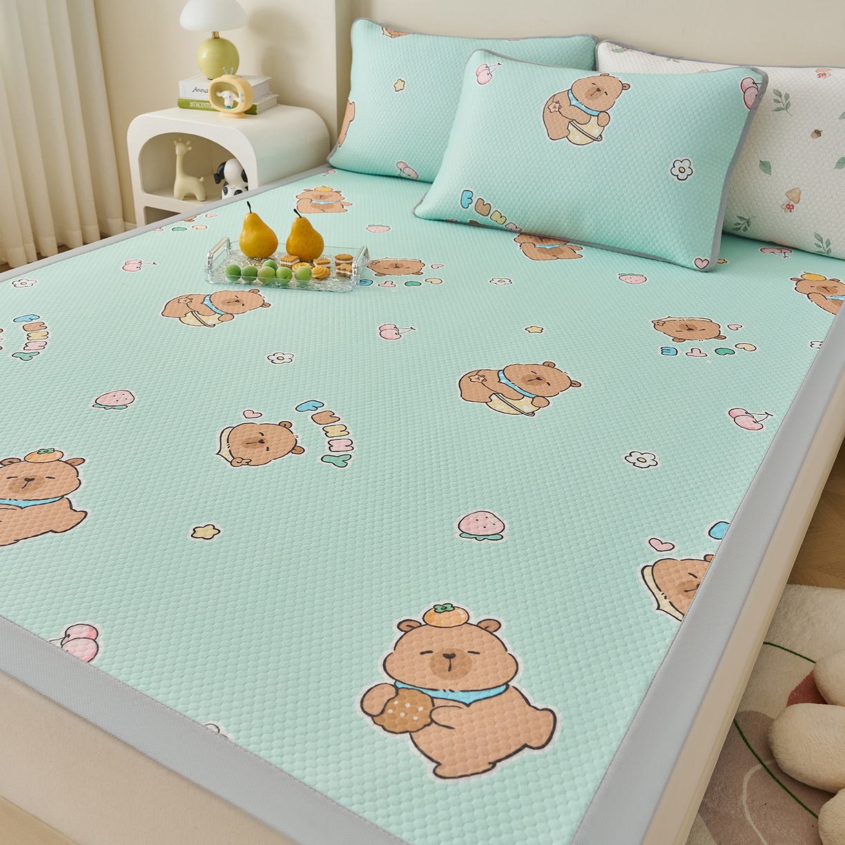 91家纺网 家纺一手货源 找家纺 家品罗兰 2026新款夏季A类印花冰豆豆凉席三明治透气网冰丝凉席家用双人冰丝席床单-大床图 卡皮巴拉