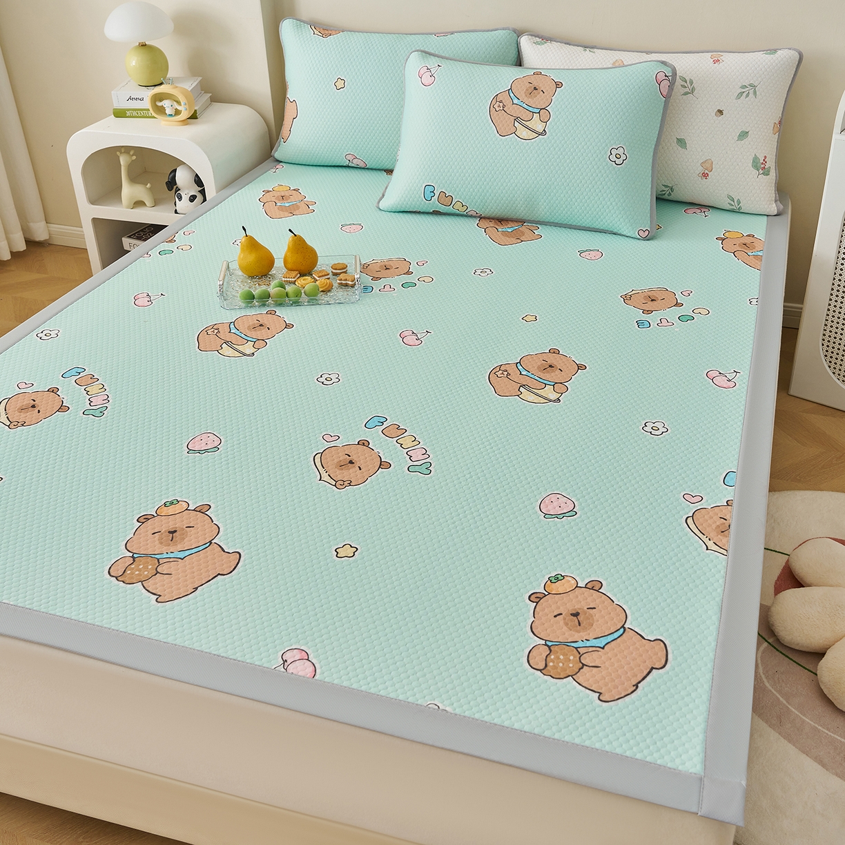 91家纺网 家纺一手货源 找家纺 家品罗兰 2026新款夏季A类印花冰豆豆凉席三明治透气网冰丝凉席家用双人冰丝席床单-大床图 卡皮巴拉