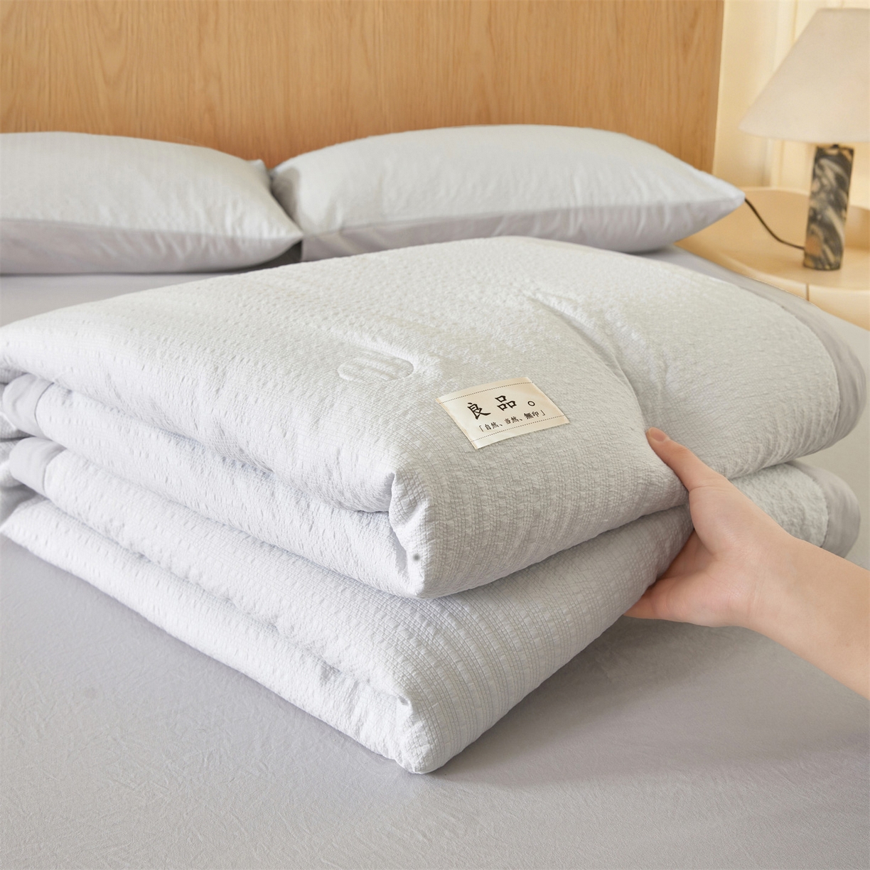 91家纺网 家纺一手货源 找家纺 招财星家纺 2026新款A类奶芙棉大豆夏被四件套空调被被子夏凉被芯薄被子（带质检报告买家秀） 奶芙芙-浅灰