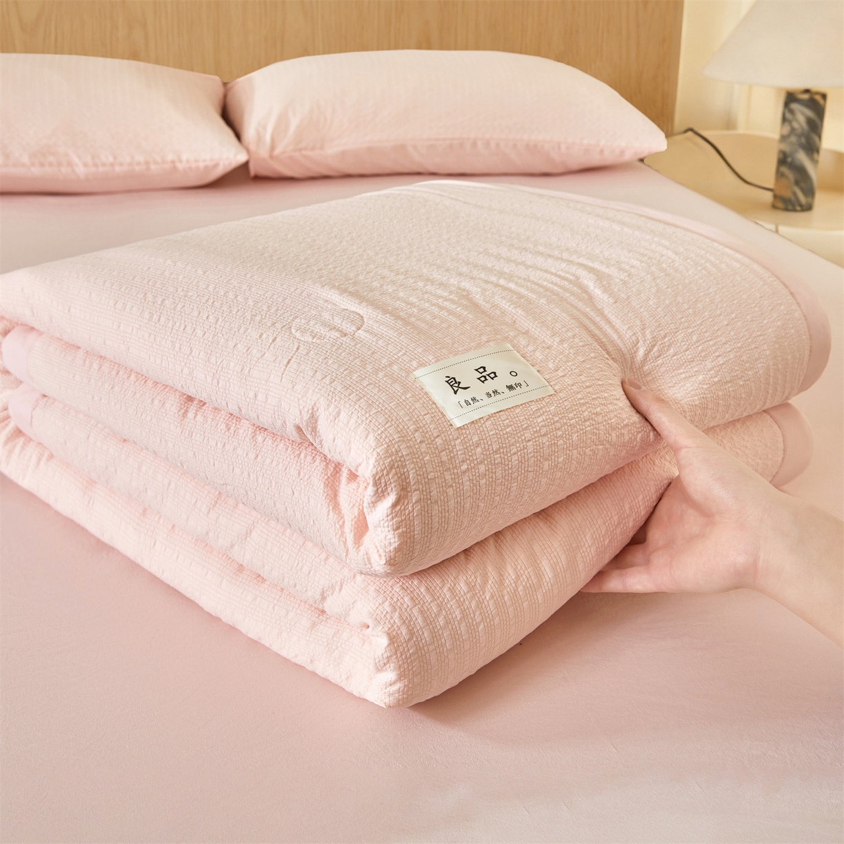 91家纺网 家纺一手货源 找家纺 招财星家纺 2026新款A类奶芙棉大豆夏被四件套空调被被子夏凉被芯薄被子（带质检报告买家秀） 奶芙芙-粉玉