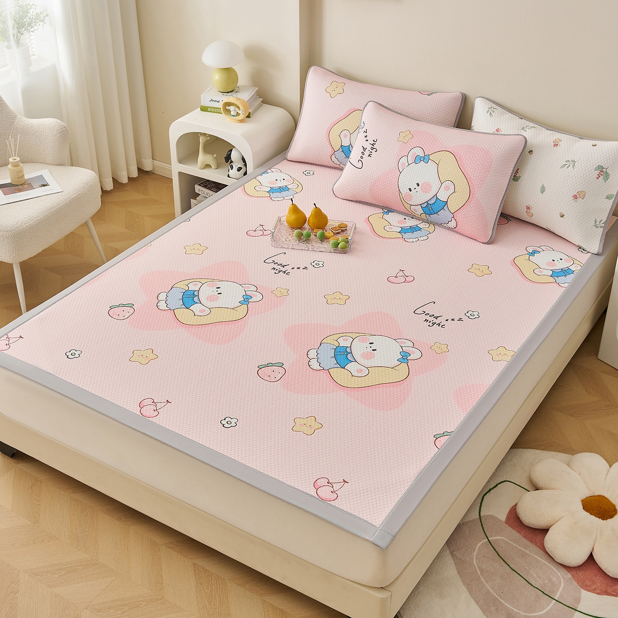 91家纺网 家纺一手货源 找家纺 家品罗兰 2026新款夏季A类印花冰豆豆凉席三明治透气网冰丝凉席家用双人冰丝席床单-大床图 兔宝贝