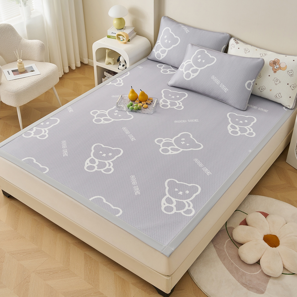 91家纺网 家纺一手货源 找家纺 家品罗兰 2026新款夏季A类印花冰豆豆凉席三明治透气网冰丝凉席家用双人冰丝席床单-大床图 维尼熊