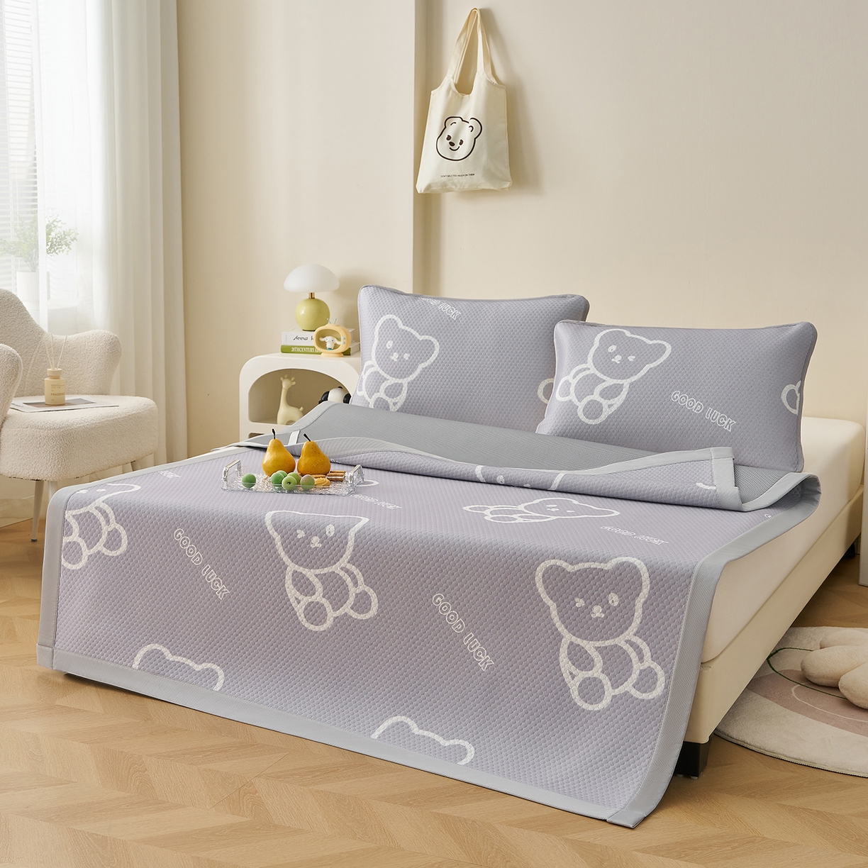 91家纺网 家纺一手货源 找家纺 家品罗兰 2026新款夏季A类印花冰豆豆凉席三明治透气网冰丝凉席家用双人冰丝席床单-大床图 维尼熊