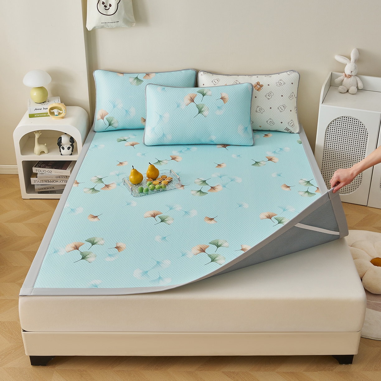 91家纺网 家纺一手货源 找家纺 家品罗兰 2026新款夏季A类印花冰豆豆凉席三明治透气网冰丝凉席家用双人冰丝席床单-大床图 叶语