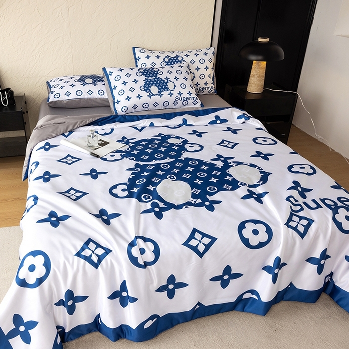 91家纺网 家纺一手货源 找家纺 色鬼布艺高端家居主号 2026春夏新款水洗真丝夏被夏凉被空调被四件套 公仔兰