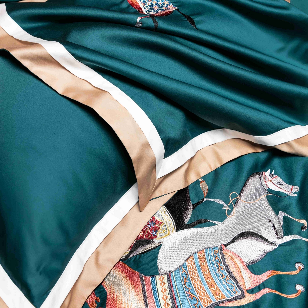 91家纺网 家纺一手货源 找家纺 色鬼布艺高端家居主号 2026马年贺岁款100支长绒棉刺绣四件套-奔腾 奔腾-蓝