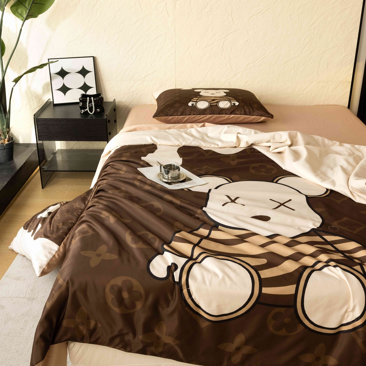 91家纺网 家纺一手货源 找家纺 色鬼布艺高端家居主号 2026春夏新款水洗真丝夏被夏凉被空调被四件套 梦龙熊