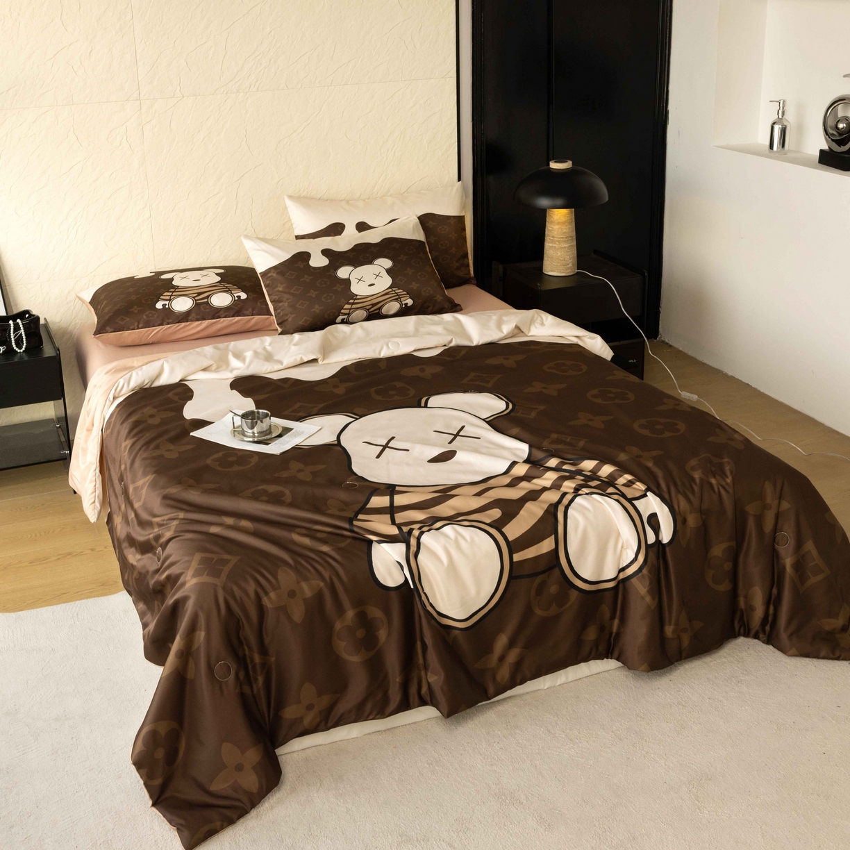 91家纺网 家纺一手货源 找家纺 色鬼布艺高端家居主号 2026春夏新款水洗真丝夏被夏凉被空调被四件套 梦龙熊