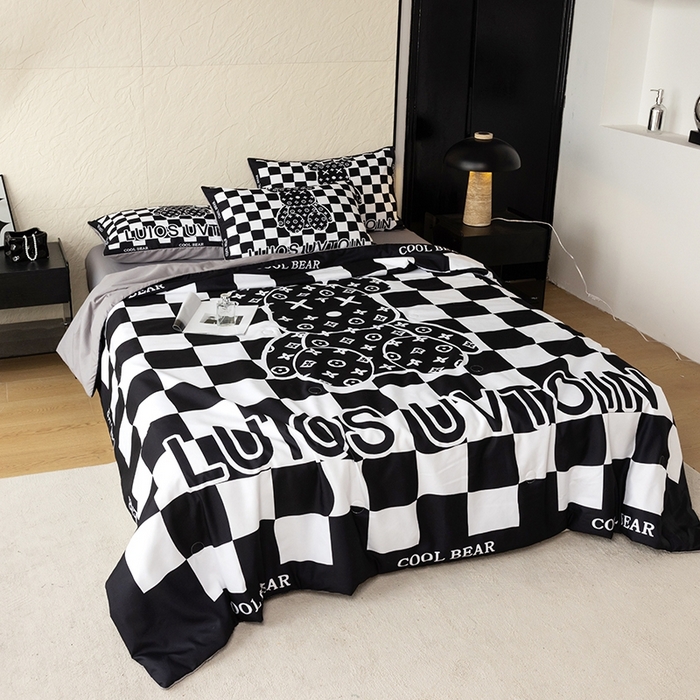 91家纺网 家纺一手货源 找家纺 色鬼布艺高端家居主号 2026春夏新款水洗真丝夏被夏凉被空调被四件套 棋盘格公仔