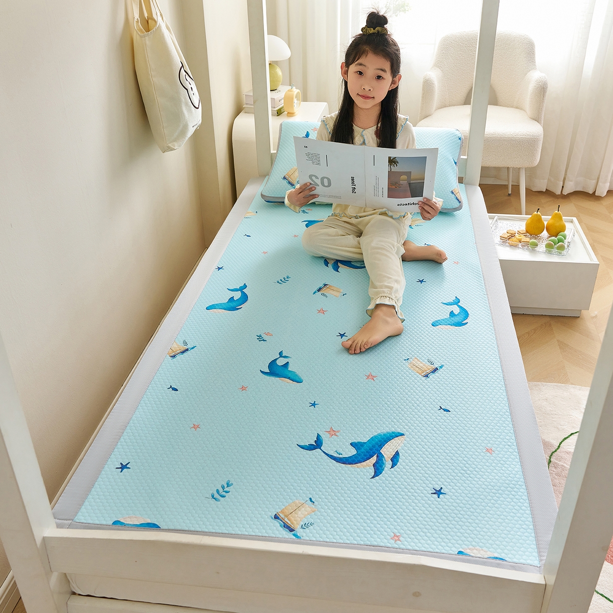 91家纺网 家纺一手货源 找家纺 家品罗兰 2026新款夏季A类印花冰豆豆凉席三明治透气网冰丝凉席家用双人冰丝席床单-学生床 海洋世界