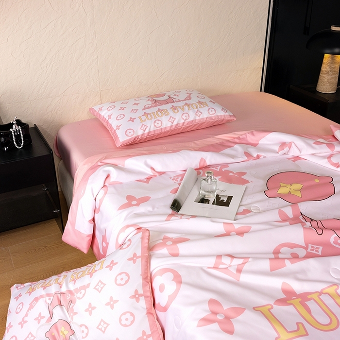 91家纺网 家纺一手货源 找家纺 色鬼布艺高端家居主号 2026春夏新款水洗真丝夏被夏凉被空调被四件套 太阳花粉