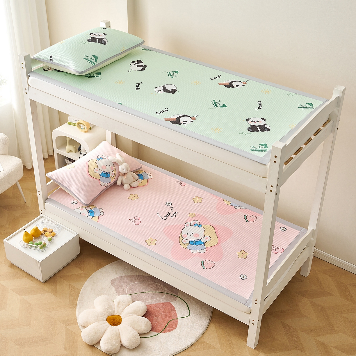 91家纺网 家纺一手货源 找家纺 家品罗兰 2026新款夏季A类印花冰豆豆凉席三明治透气网冰丝凉席家用双人冰丝席床单-学生床 熊猫家园