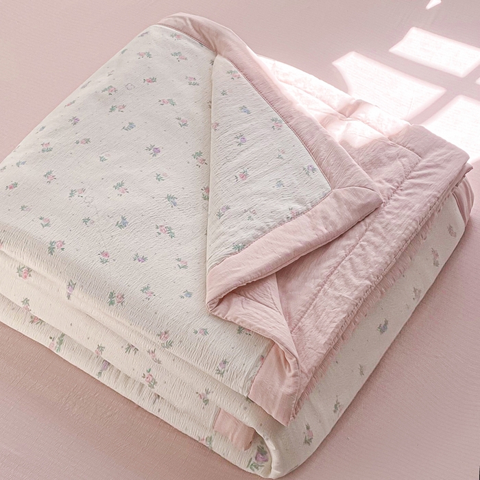 91家纺网 家纺一手货源 找家纺 爱屋及屋 2026新款小清新双层纱宽包边棉花被夏凉被空调被夏被 花影