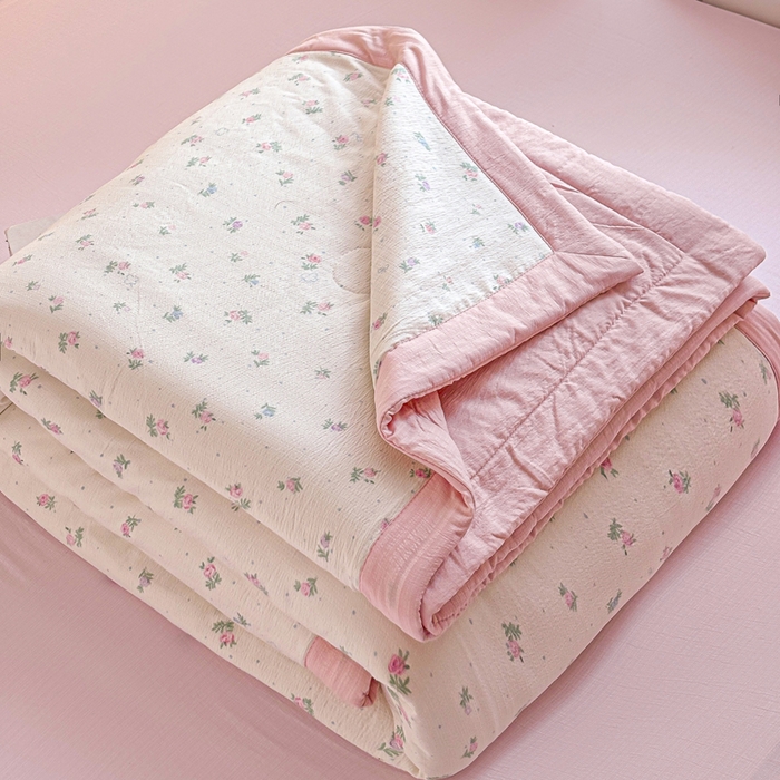 91家纺网 家纺一手货源 找家纺 爱屋及屋 2026新款小清新双层纱宽包边棉花被夏凉被空调被夏被 花影