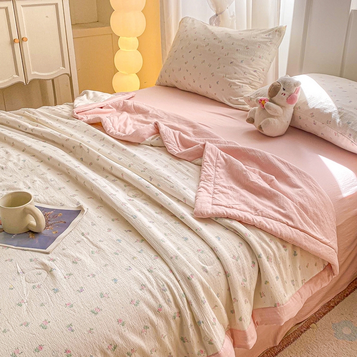 91家纺网 家纺一手货源 找家纺 爱屋及屋 2026新款小清新双层纱宽包边棉花被夏凉被空调被夏被 花影