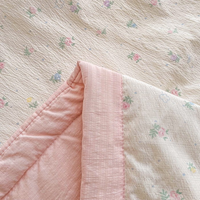 91家纺网 家纺一手货源 找家纺 爱屋及屋 2026新款小清新双层纱宽包边棉花被夏凉被空调被夏被 花影