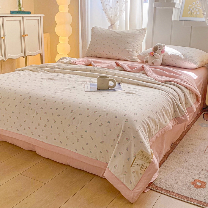 91家纺网 家纺一手货源 找家纺 爱屋及屋 2026新款小清新双层纱宽包边棉花被夏凉被空调被夏被 花影