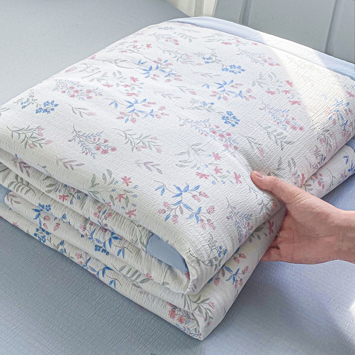 91家纺网 家纺一手货源 找家纺 爱屋及屋 2026新款小清新双层纱宽包边棉花被夏凉被空调被夏被 花之兔