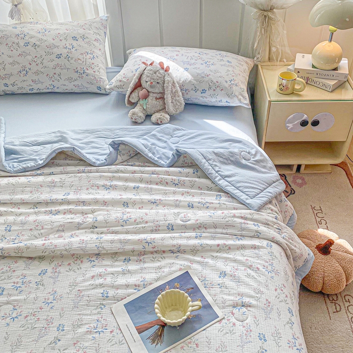 91家纺网 家纺一手货源 找家纺 爱屋及屋 2026新款小清新双层纱宽包边棉花被夏凉被空调被夏被 花之兔