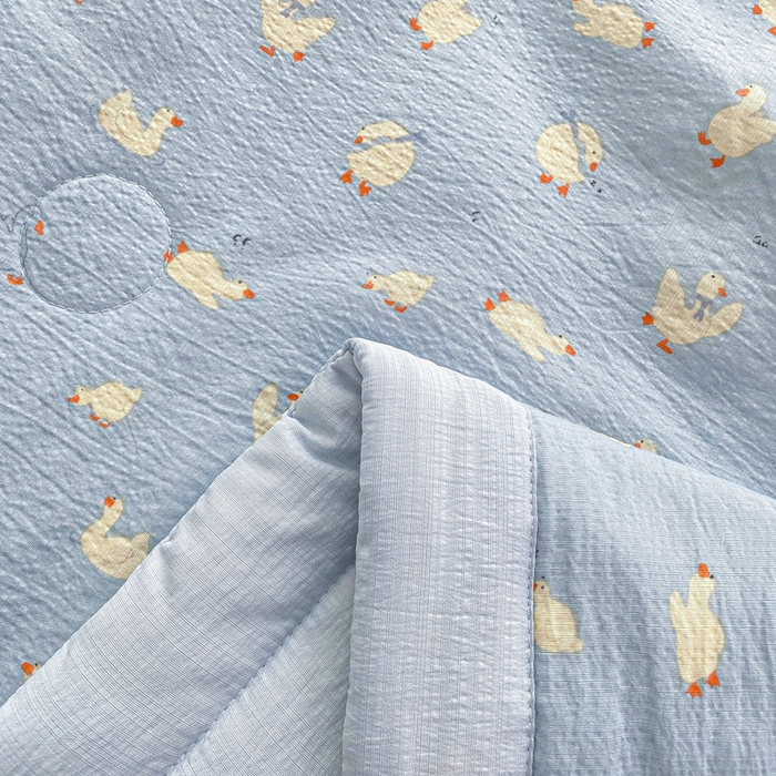 91家纺网 家纺一手货源 找家纺 爱屋及屋 2026新款小清新双层纱宽包边棉花被夏凉被空调被夏被 蓝色小丫