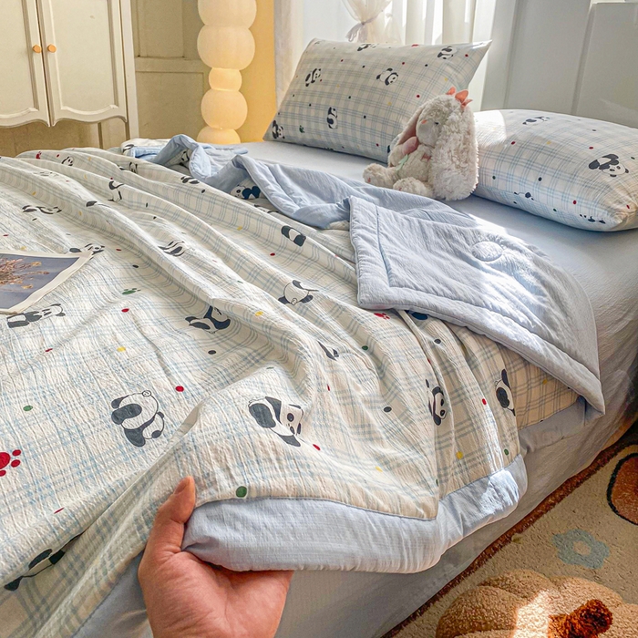 91家纺网 家纺一手货源 找家纺 爱屋及屋 2026新款小清新双层纱宽包边棉花被夏凉被空调被夏被 小熊猫