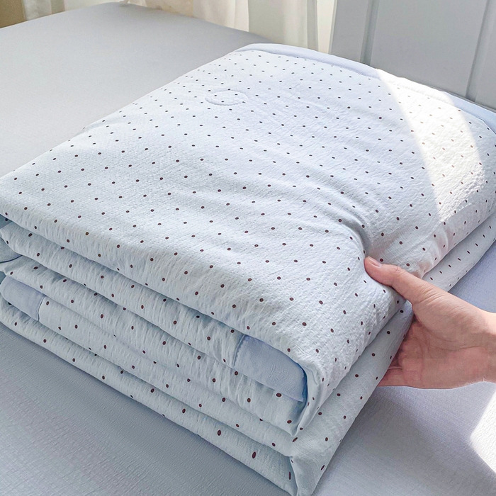 91家纺网 家纺一手货源 找家纺 爱屋及屋 2026新款小清新双层纱宽包边棉花被夏凉被空调被夏被 云感-蓝