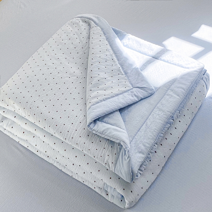 91家纺网 家纺一手货源 找家纺 爱屋及屋 2026新款小清新双层纱宽包边棉花被夏凉被空调被夏被 云感-蓝