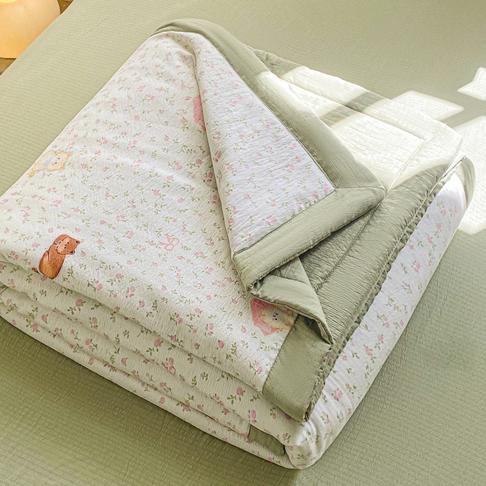 91家纺网 家纺一手货源 找家纺 爱屋及屋 2026新款小清新双层纱宽包边棉花被夏凉被空调被夏被 治愈小猫