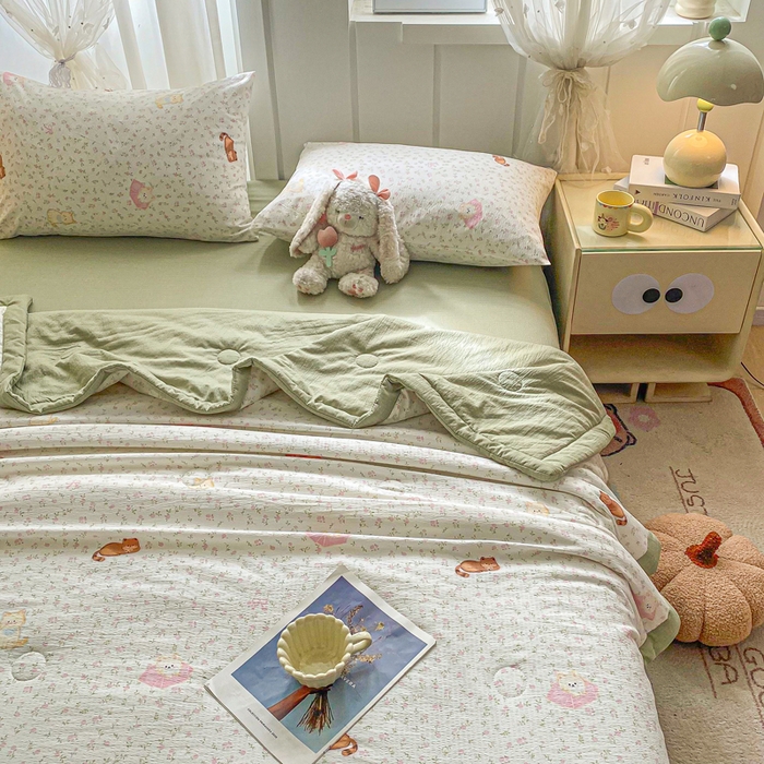 91家纺网 家纺一手货源 找家纺 爱屋及屋 2026新款小清新双层纱宽包边棉花被夏凉被空调被夏被 治愈小猫