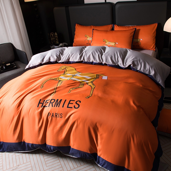 91家纺网 家纺一手货源 找家纺 色鬼布艺高端家居主号 2026春夏新款外贸跨境欧美轻奢潮牌水洗真丝四件套印花四件套 皇家马