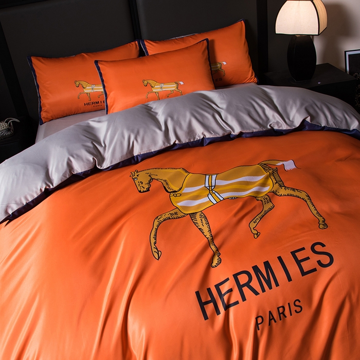 91家纺网 家纺一手货源 找家纺 色鬼布艺高端家居主号 2026春夏新款外贸跨境欧美轻奢潮牌水洗真丝四件套印花四件套 皇家马