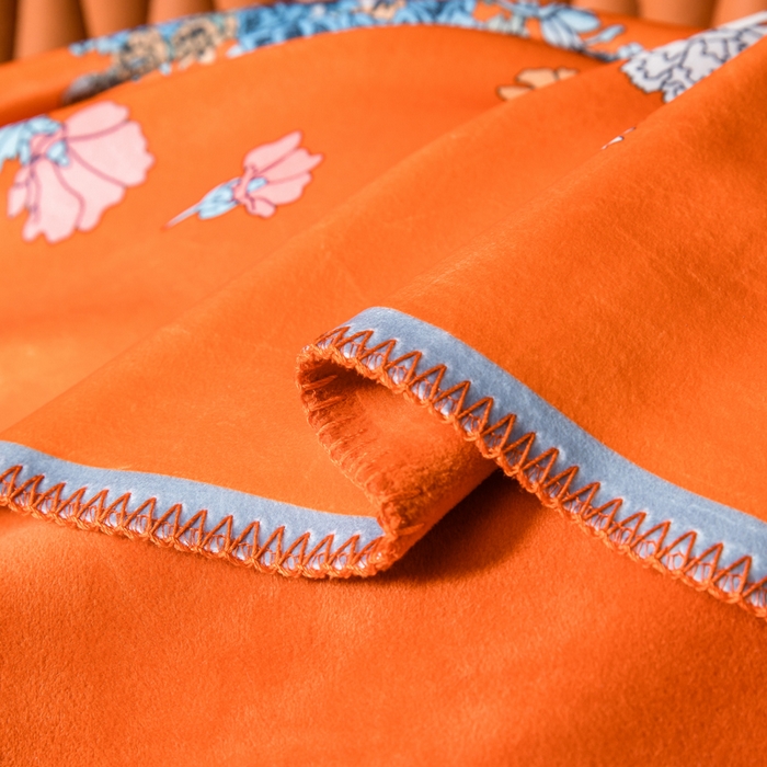 91家纺网 家纺一手货源 找家纺 色鬼布艺高端家居主号 2026新款银狐绒毯 轻扬花依橙