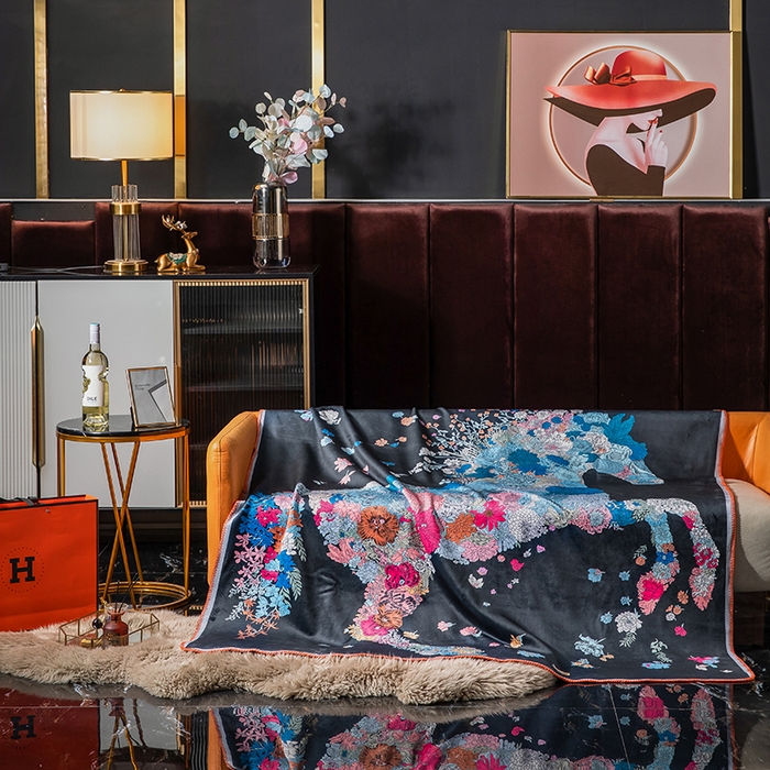 91家纺网 家纺一手货源 找家纺 色鬼布艺高端家居主号 2026新款银狐绒毯 轻扬花依黑
