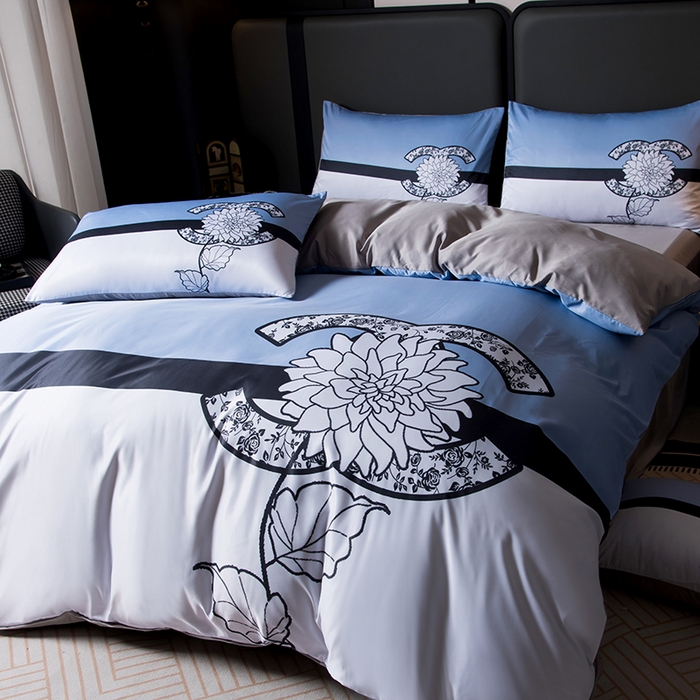 91家纺网 家纺一手货源 找家纺 色鬼布艺高端家居主号 2026春夏新款外贸跨境欧美轻奢潮牌水洗真丝四件套印花四件套 天空蓝