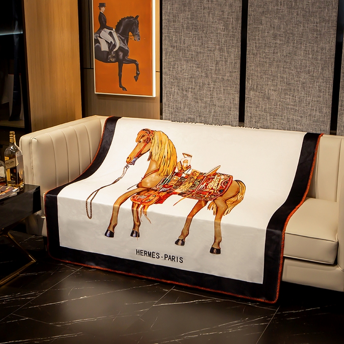 91家纺网 家纺一手货源 找家纺 色鬼布艺高端家居主号 2026新款银狐绒毯 战马白