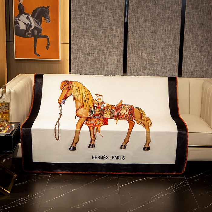 91家纺网 家纺一手货源 找家纺 色鬼布艺高端家居主号 2026新款银狐绒毯 战马白