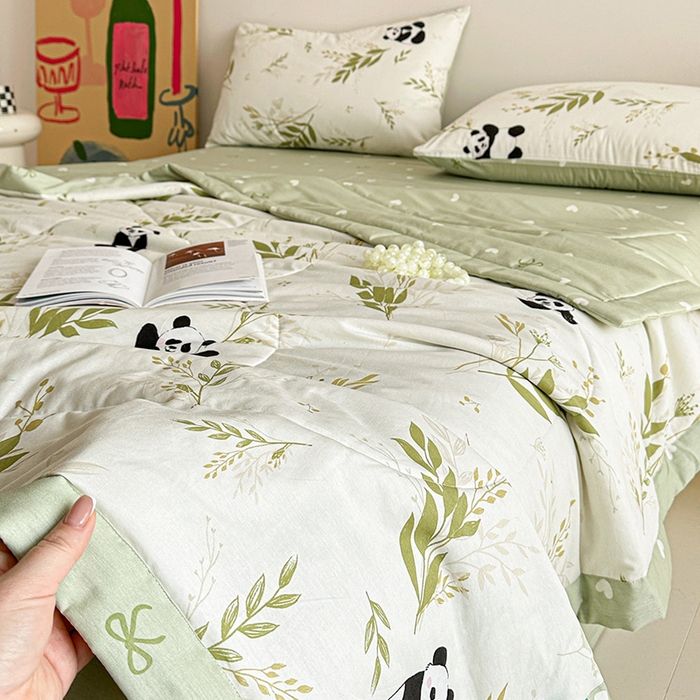 91家纺网 家纺一手货源 找家纺 宝士康家纺 2026新款10A抗菌全棉夏被四件套（床单款）欢乐熊猫