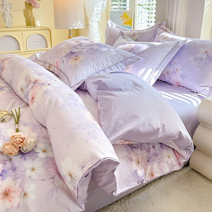 91家纺网 家纺一手货源 找家纺 巧玲珑 2026新款全棉纯棉13376数码印花四件套 林间拾花-紫