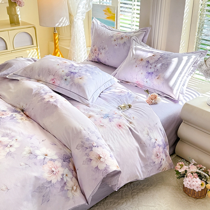 91家纺网 家纺一手货源 找家纺 巧玲珑 2026新款全棉纯棉13376数码印花四件套 林间拾花-紫