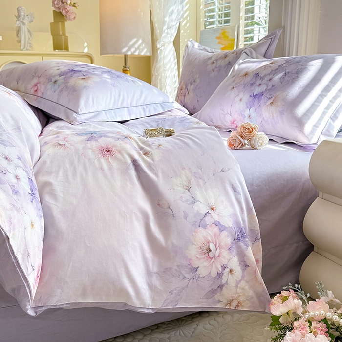 91家纺网 家纺一手货源 找家纺 巧玲珑 2026新款全棉纯棉13376数码印花四件套 林间拾花-紫