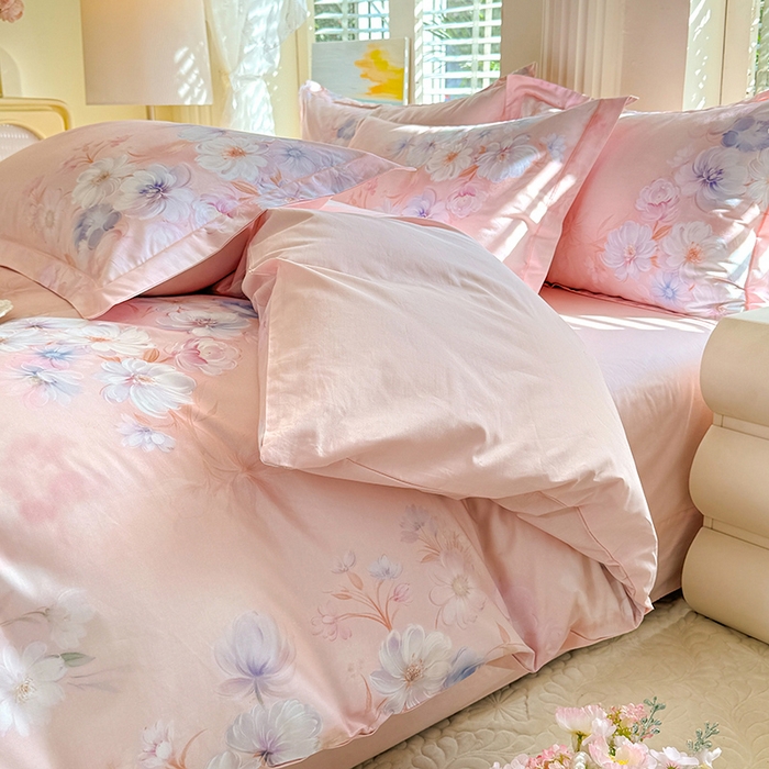 91家纺网 家纺一手货源 找家纺 巧玲珑 2026新款全棉纯棉13376数码印花四件套 绮梦芬芳-粉