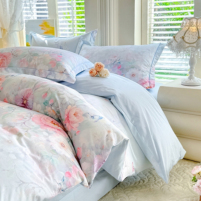 91家纺网 家纺一手货源 找家纺 巧玲珑 2026新款全棉纯棉13376数码印花四件套 素纱絮语-蓝