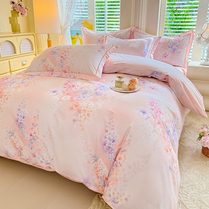 91家纺网 家纺一手货源 找家纺 巧玲珑 2026新款全棉纯棉13376数码印花四件套 微风呢喃-粉